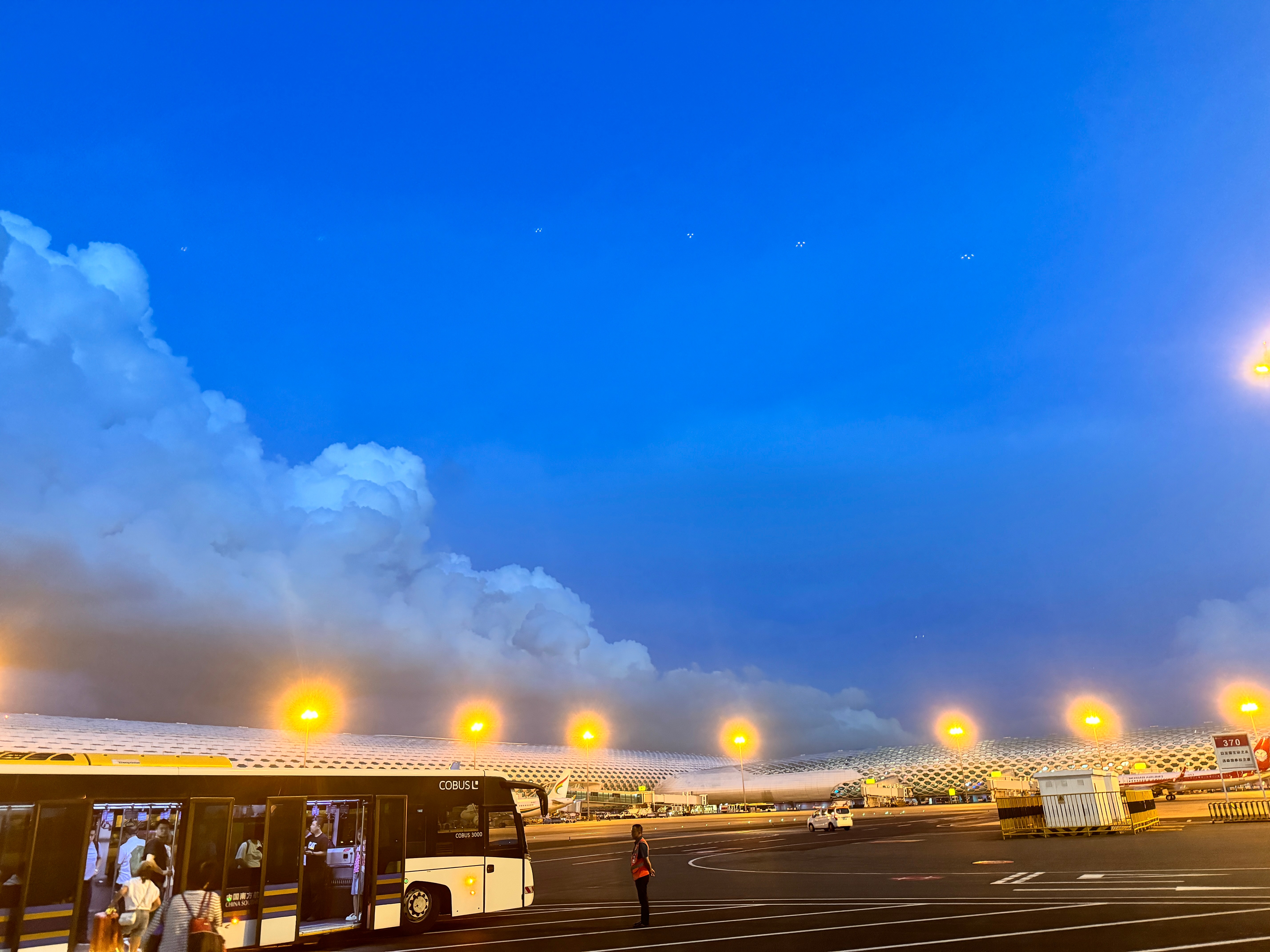 宝安机场焕新图景，深圳天空下的美好启航